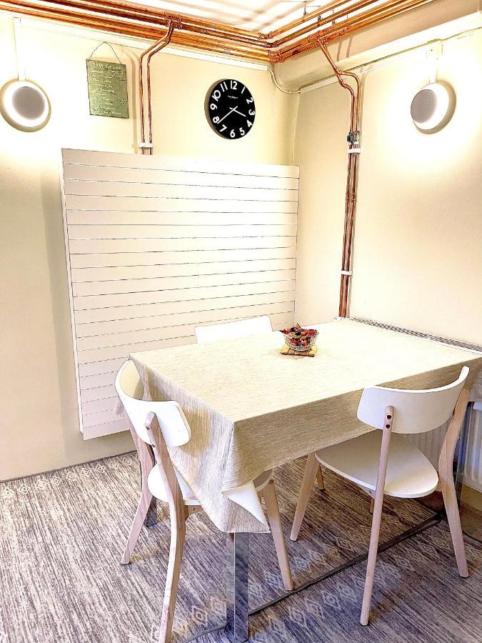 גאוולה 3 Rooms With Private Kitchen & Private Bathroom 5B מראה חיצוני תמונה
